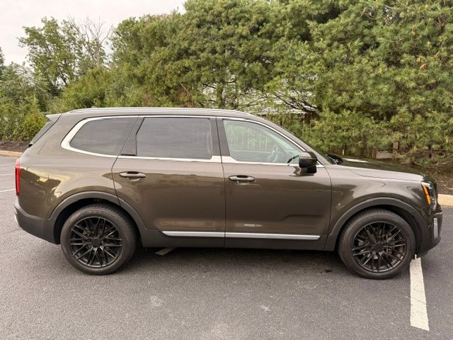 Used 2020 Kia Telluride EX AWD/4WD image 2