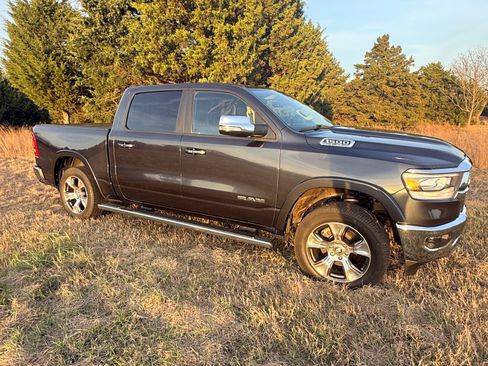Used 2019 RAM 1500 Laramie image 8