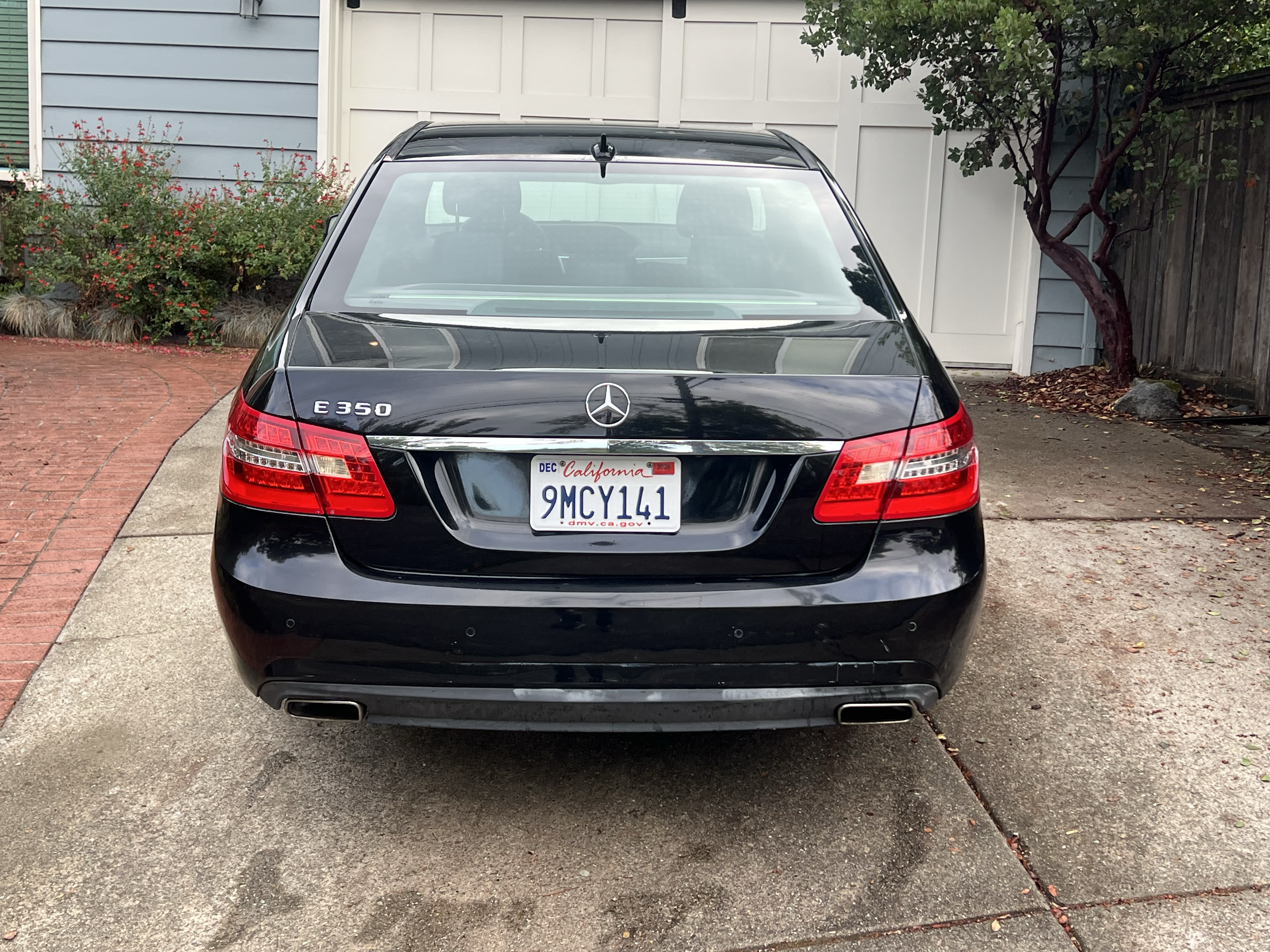 Used 2010 Mercedes-Benz E 350 Sedan image 4