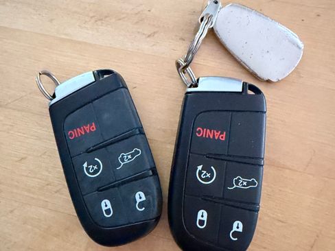 Used 2017 Jeep Grand Cherokee Trailhawk AWD/4WD image 28