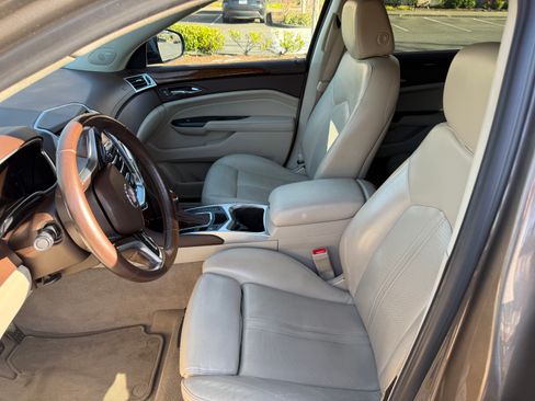 Used 2016 Cadillac SRX Luxury w/ Driver Assist Package image 8