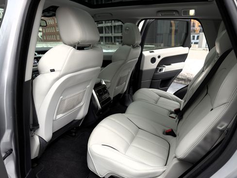 Used 2016 Land Rover Range Rover Sport Supercharged image 19