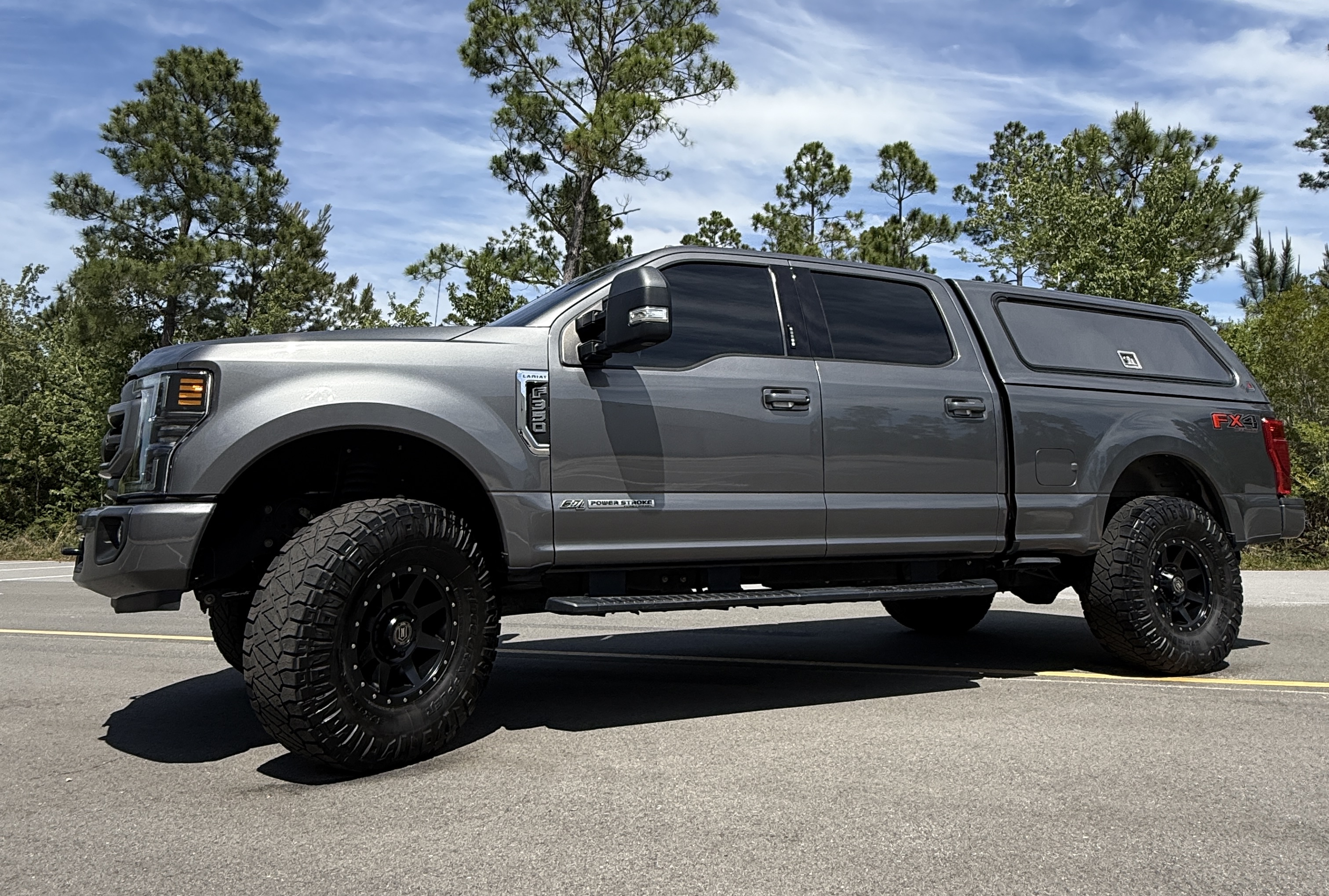 Used 2022 Ford F350 Lariat AWD/4WD image 1