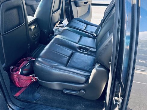 Used 2011 GMC Yukon XL SLT image 5