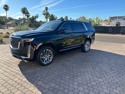 Used 2021 Cadillac Escalade Premium Luxury w/ LPO, Radiant Package image 7