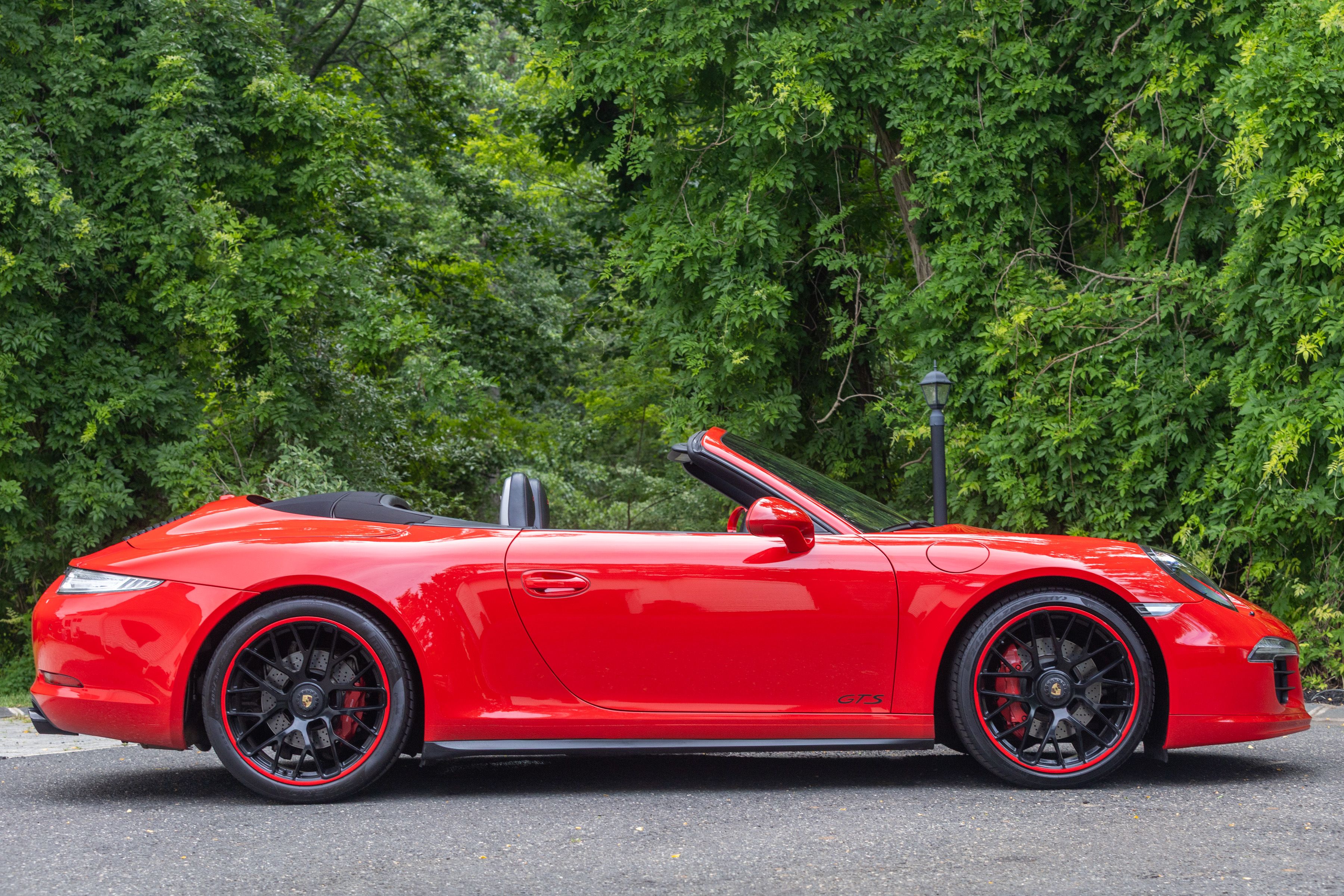 Used 2016 Porsche 911 Carrera GTS RWD image 2