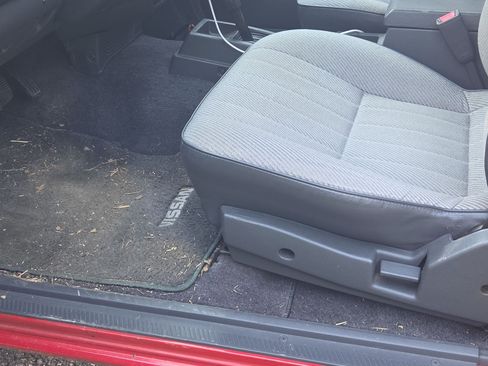 Used 1995 Nissan Pickup XE image 15