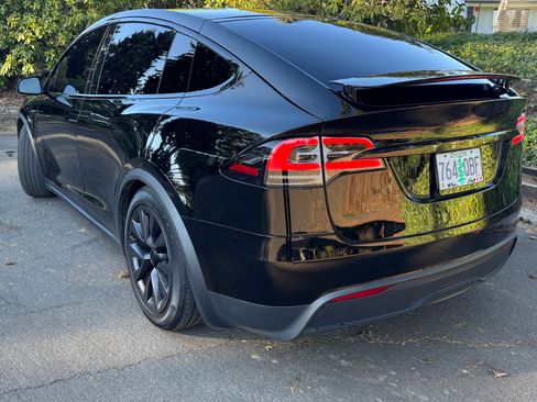 Used 2024 Tesla Model X Standard Sport Utility 4D image 5