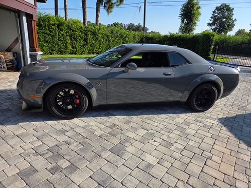 Used 2023 Dodge Challenger SRT Hellcat RWD image 1