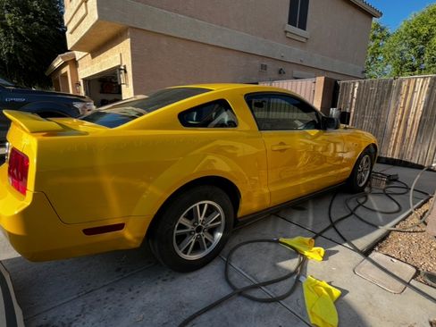 Used 2005 Ford Mustang Coupe RWD image 8