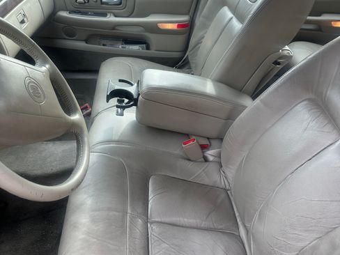 Used 1999 Cadillac De Ville D'Elegance FWD image 8