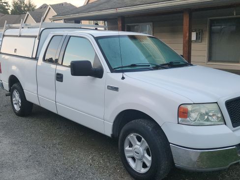 Used 2004 Ford F150 XL image 1