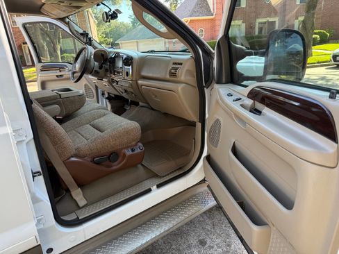 Used 2006 Ford F250 King Ranch image 10