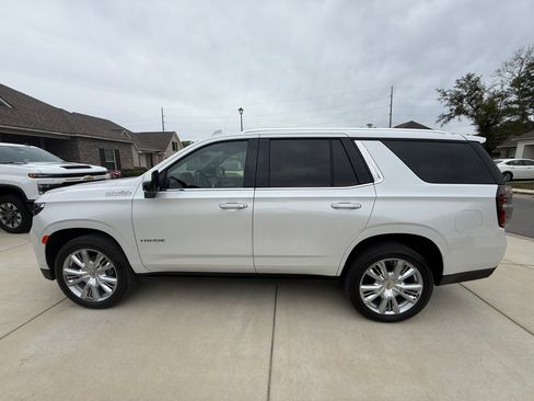 Used 2024 Chevrolet Tahoe High Country w/ Premium Package image 2
