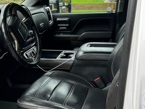 Used 2018 GMC Sierra 3500 Denali image 6