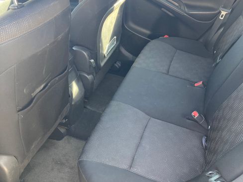 Used 2009 Pontiac Vibe w/ Preferred Package image 9