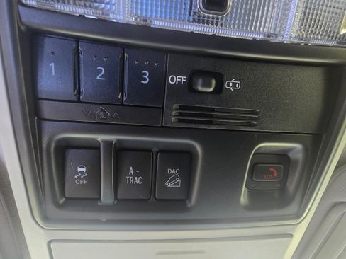 Used 2022 Toyota 4Runner TRD Sport w/ Technology Package image 16