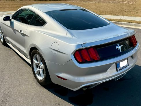 Used 2015 Ford Mustang Coupe image 9