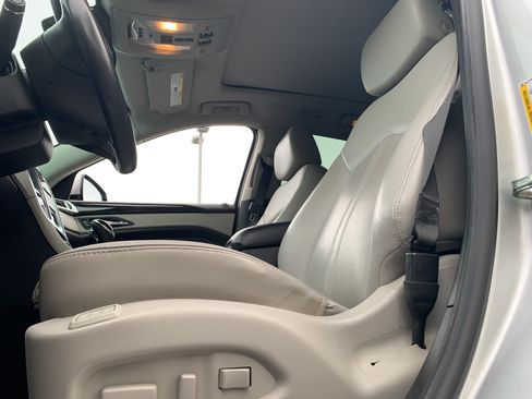 Used 2015 Cadillac SRX Luxury w/ Driver Awareness Package FWD image 10