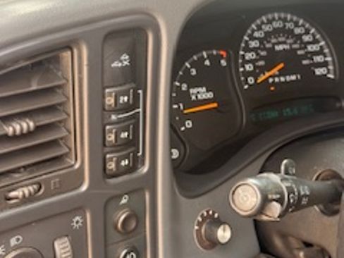 Used 2006 Chevrolet Silverado 3500 LT w/ Heavy-Duty Power Package image 23