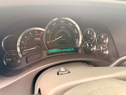 Used 2005 Cadillac Escalade ESV AWD image 14