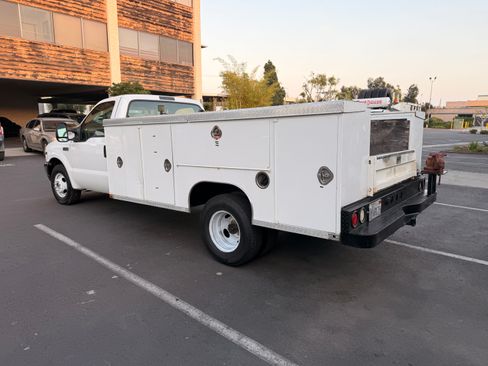 Used 2001 Ford F350 2WD Regular Cab DRW Super Duty image 5