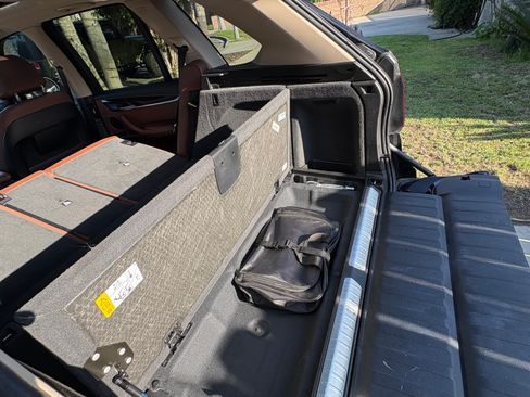 Used 2016 BMW X5 xDrive40e image 12