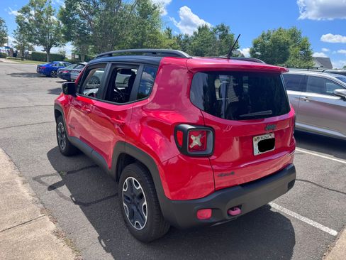 Used 2015 Jeep Renegade Trailhawk AWD/4WD image 12