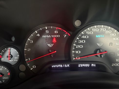 Used 1999 Chevrolet Corvette Coupe RWD image 12