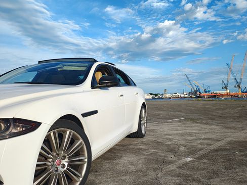 Used 2015 Jaguar XJ L Portfolio image 2