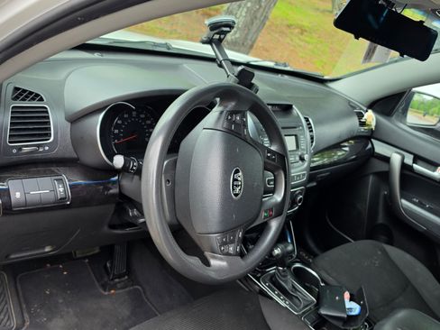 Used 2015 Kia Sorento LX FWD image 6