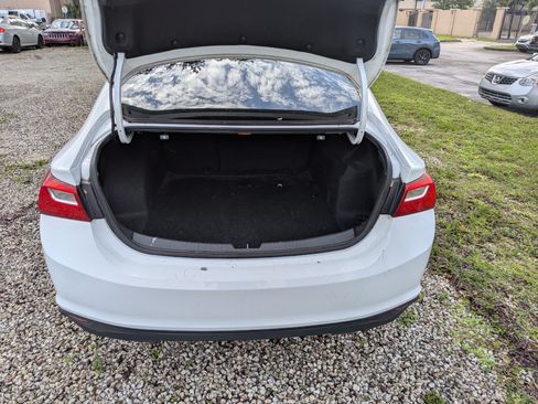 Used 2018 Chevrolet Malibu LS FWD image 4