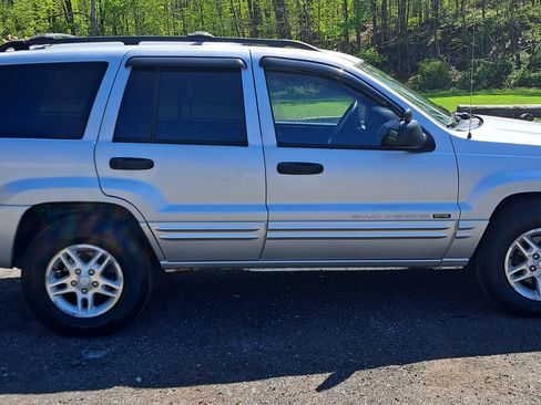 Used 2004 Jeep Grand Cherokee Laredo w/ Tan Your Hide Group AWD/4WD image 8