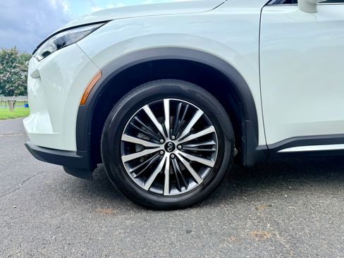 Used 2024 INFINITI QX60 Sensory AWD/4WD image 12