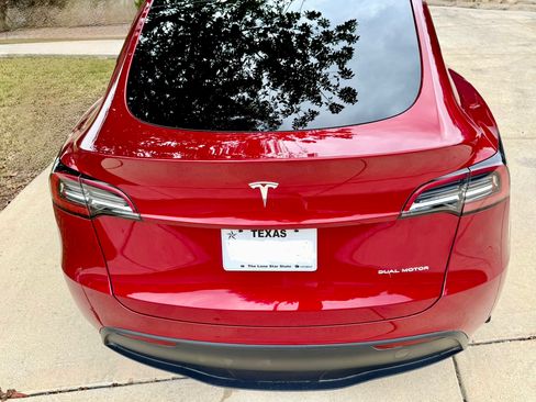 Used 2024 Tesla Model Y Long Range image 5