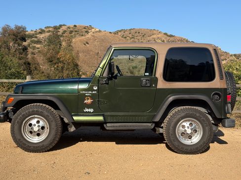 Used 1998 Jeep Wrangler Sahara AWD/4WD image 4