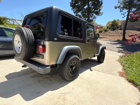 Used 2004 Jeep Wrangler 4WD image 8