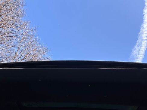 Used 2016 Ford Explorer XLT w/ Equipment Group 202A AWD/4WD image 16