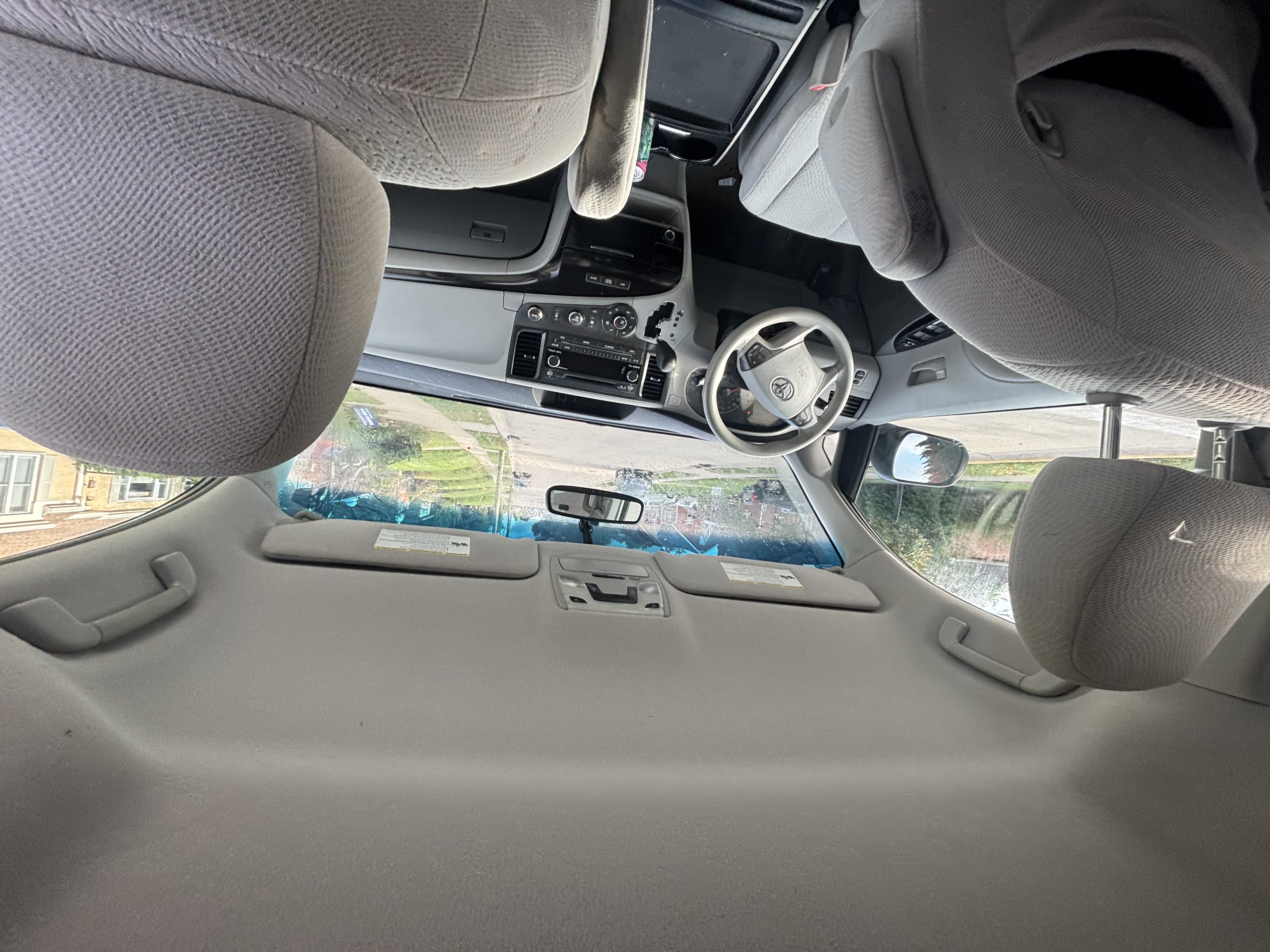 Used 2011 Toyota Sienna LE w/ Towing Pkg FWD image 10