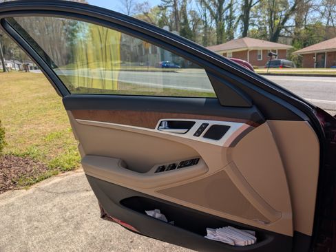 Used 2015 Hyundai Genesis 3.8 w/ Option Group 04 image 12