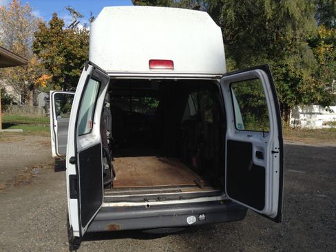 Used 2006 Ford E-350 and Econoline 350 Extended Super Duty image 5