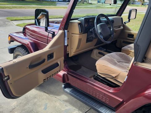 Used 2001 Jeep Wrangler Sahara image 25