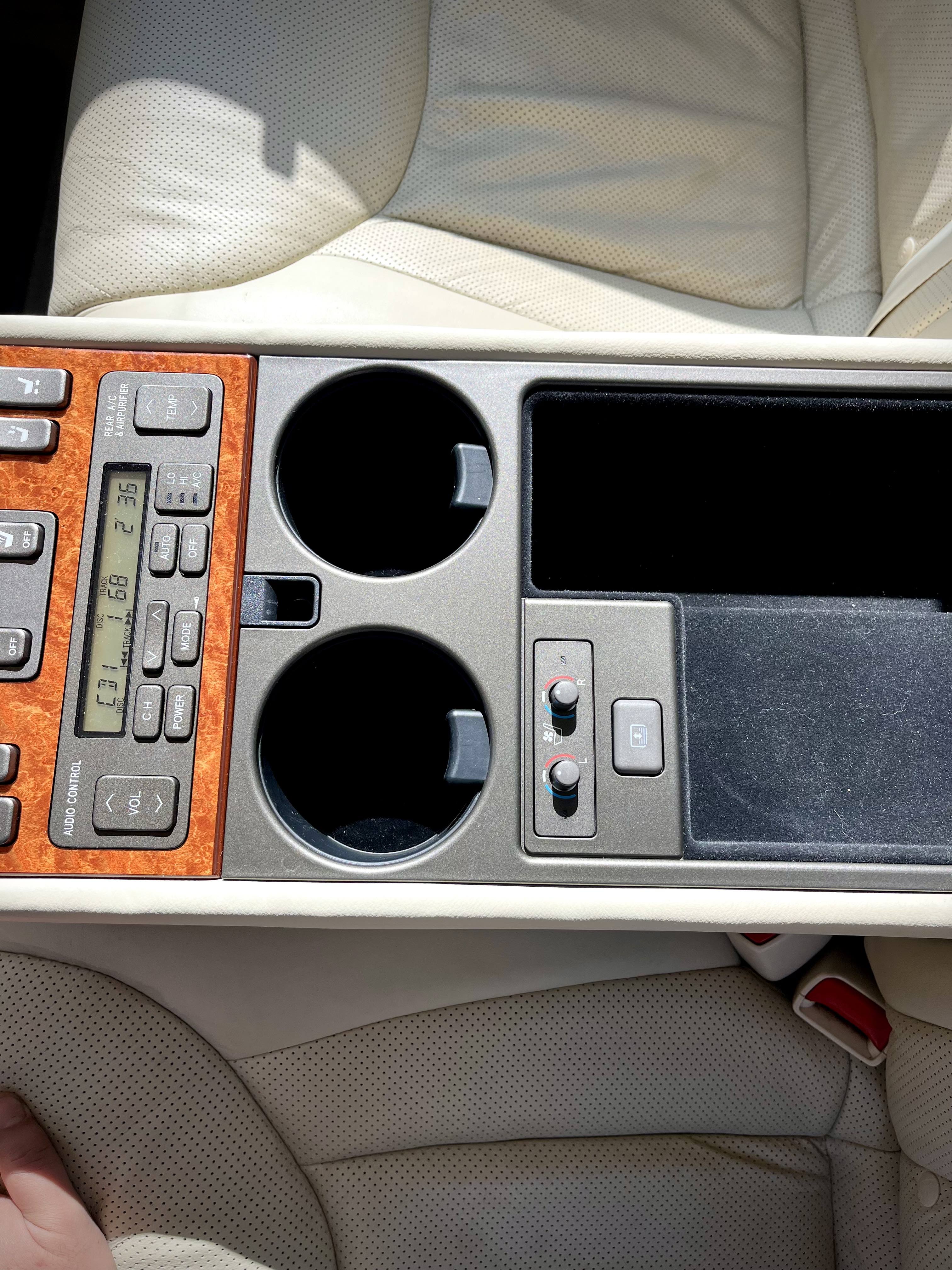 Used 2004 Lexus LS 430 RWD image 29