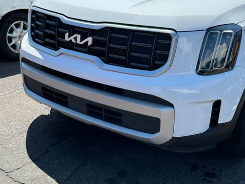 Used 2024 Kia Telluride S w/ S Sunroof Package image 2
