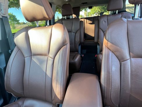 Used 2019 Subaru Ascent Touring w/ Popular Package #3 AWD/4WD image 12