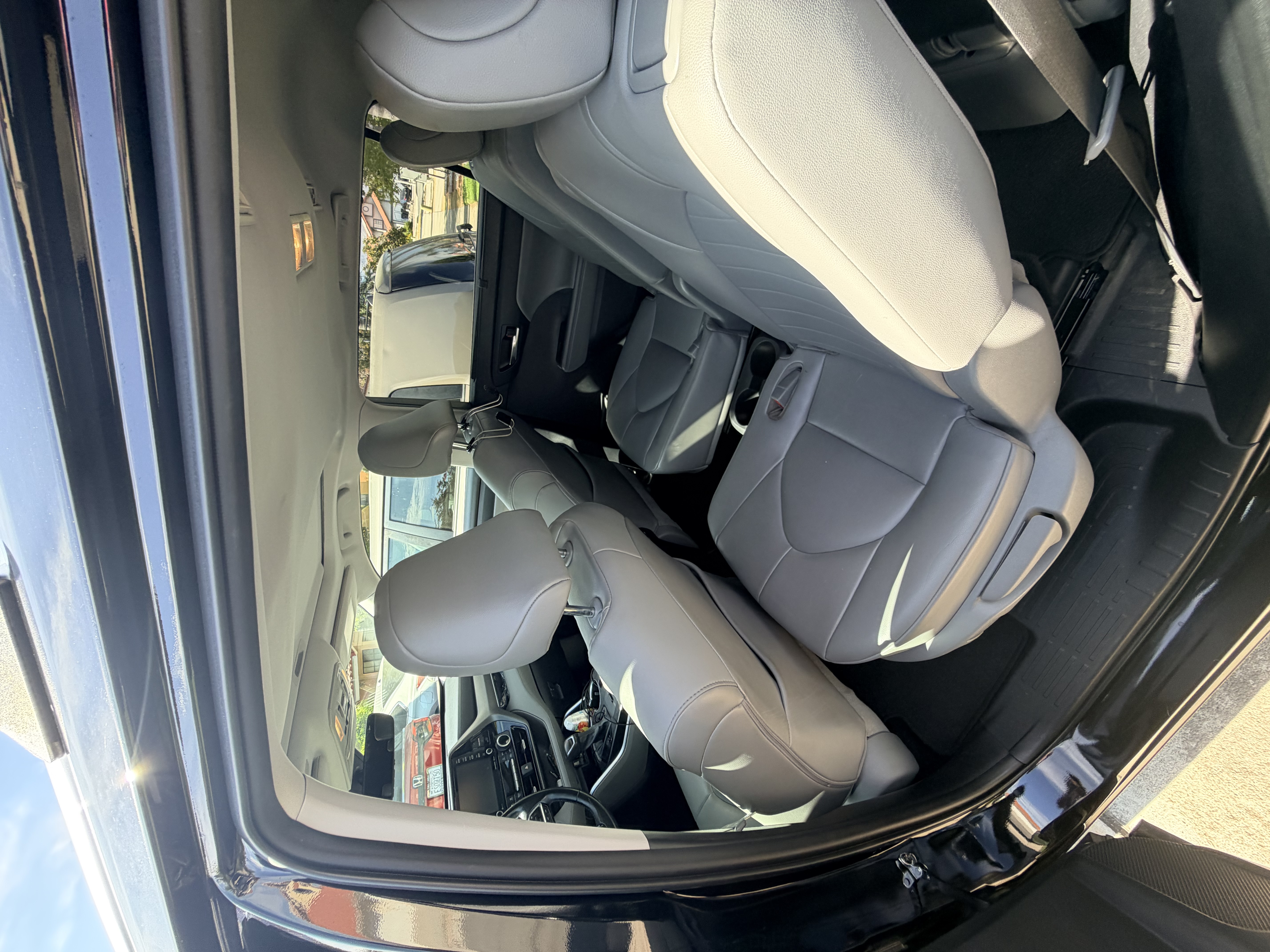 Used 2021 Toyota Highlander XLE FWD image 12