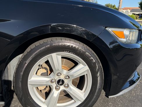 Used 2016 Ford Mustang Coupe RWD image 15