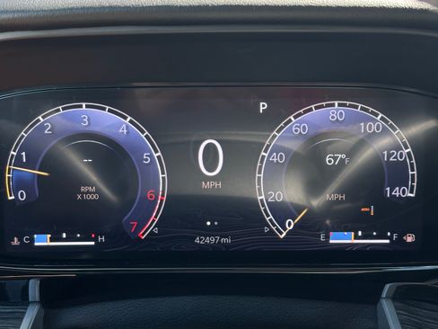 Used 2022 Jeep Wagoneer Series III w/ Premium Group I image 2