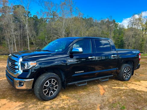 Used 2018 Toyota Tundra Limited w/ Limited Premium Package image 6