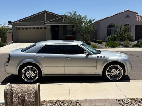 Used 2007 Chrysler 300 Touring L RWD image 10
